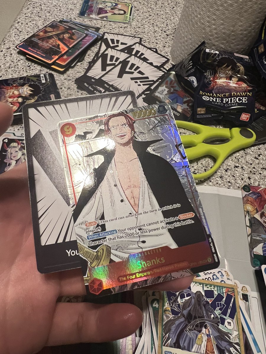 Omg I hit the alt manga Shanks on my second OP-01 box 😭😭😭

#Dreamhack 2024