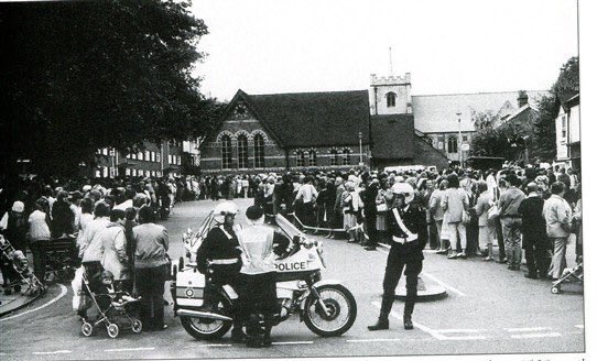 eric_ernie_col's tweet photo. “There’s a terrible draught down my right hand side…”

Ernie Wise OBE
Eric Morecambe’s Funeral
St Nicholas Church, Harpenden

4th June 1984

#GoodbyeSunshine 👓🌞♥️

📷 Ernie, amidst Floral Tributes : Joan and Gail Morecambe &amp; Ernie (Michael Williams in shot) : Stan Stennett https://t.co/SPJbUJbfGC