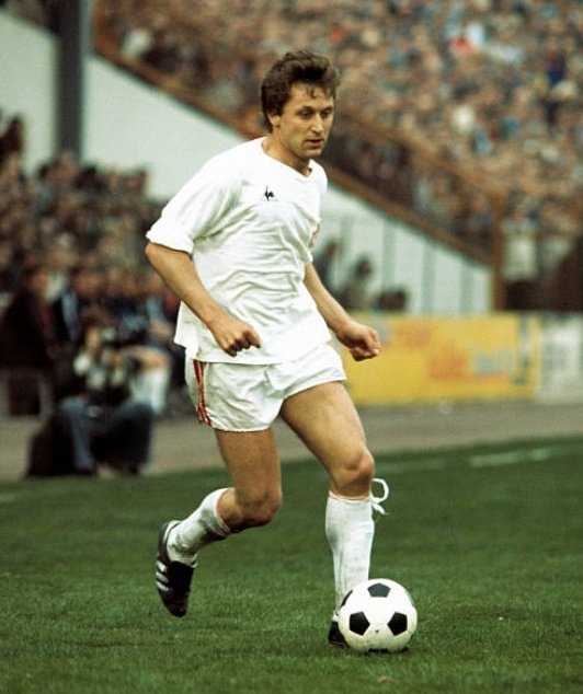 footballmemorys's tweet photo. Heinz Flohe in action for FC Köln
#FCKöln #FCCologne #DieGeißböcke https://t.co/xZd7TS3zqj