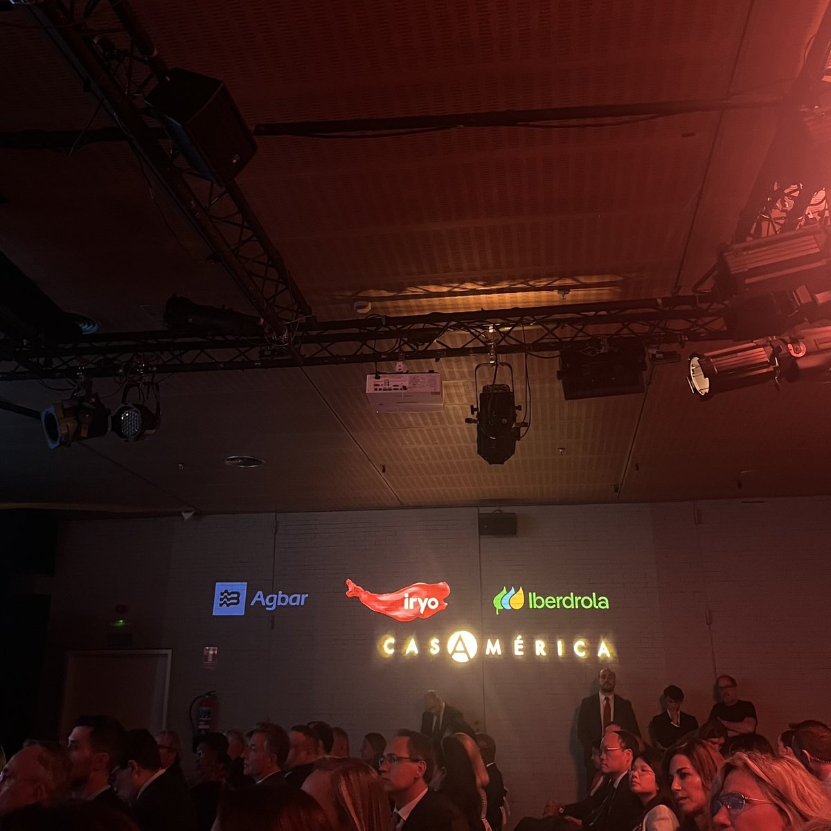 joseguerracab's tweet photo. #PremiosReydeEspaña de Periodismo 2024 bajo la presidencia de SM el Rey: reconocimiento al periodismo de calidad, al servicio de nuestras sociedades, preservando lo mejor de los valores que nos identifican como comunidad iberoamericana #AgenciaEFE @AECID_es https://t.co/jSLk5HDFJD