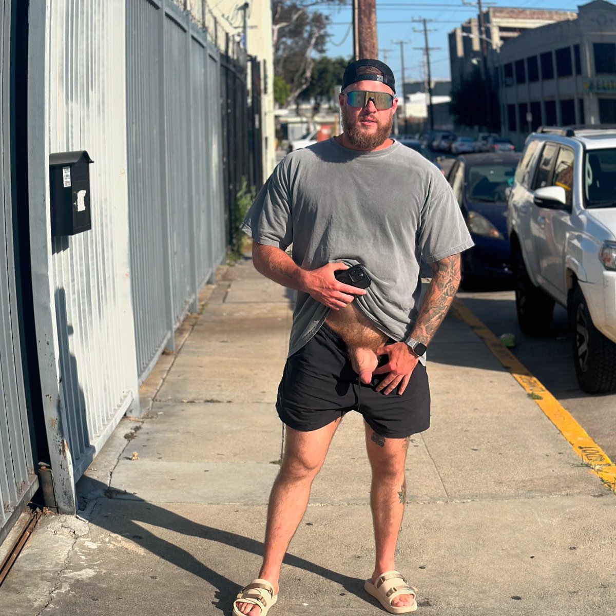 show me yours 

#scruff #bear #gaybear #thick #onlyfans #gayonlyfans #bearsononlyfans #gay #cub #hairy #bush