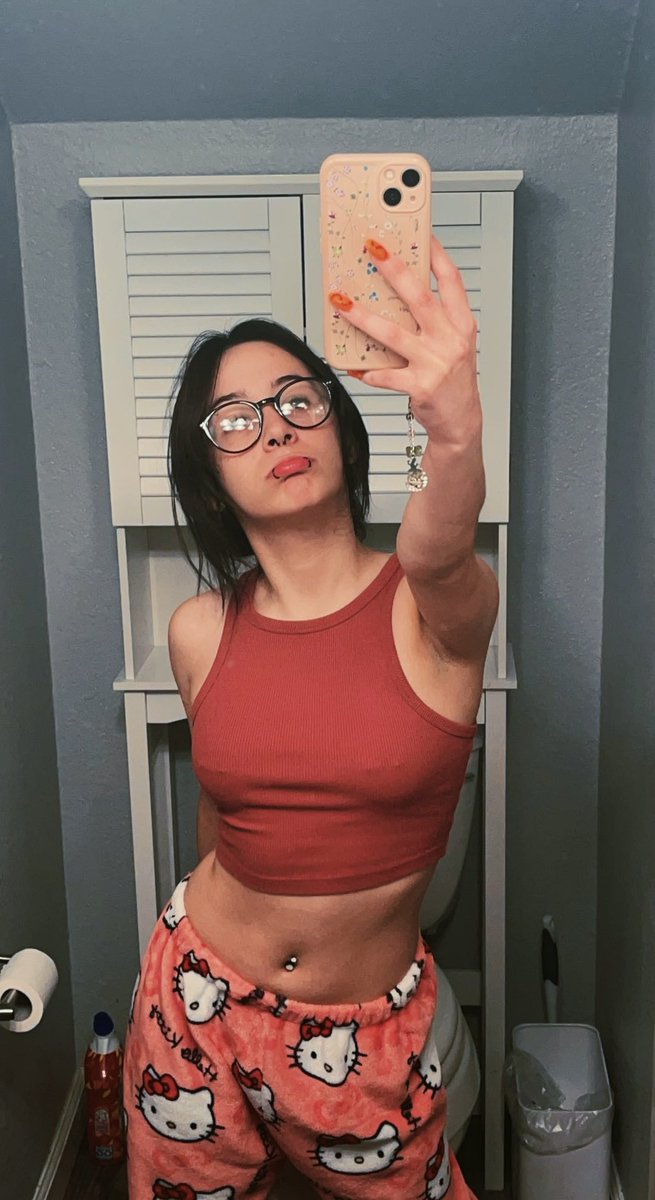 mia tweet media