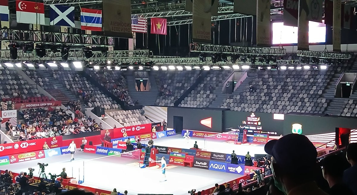 Sesepi itu gais istora wkwkk
Pbsi harus evaluasi tiketnya balikin lagi kaya io 2018 🙃