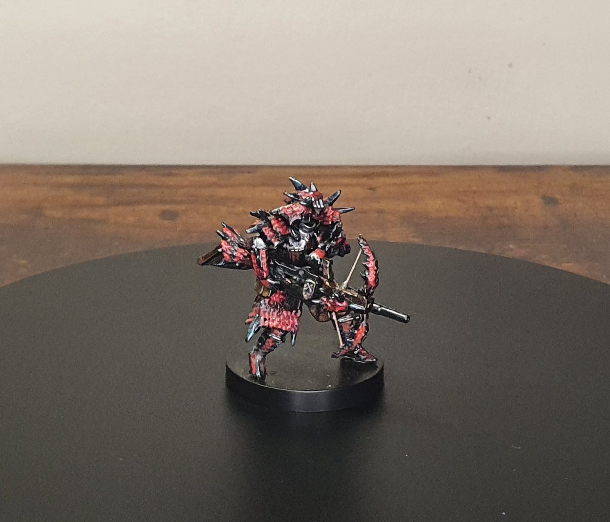 Akinusuka's tweet image. Another figure from the MHW Board Game that I painted, this one is my favorite! 🤩