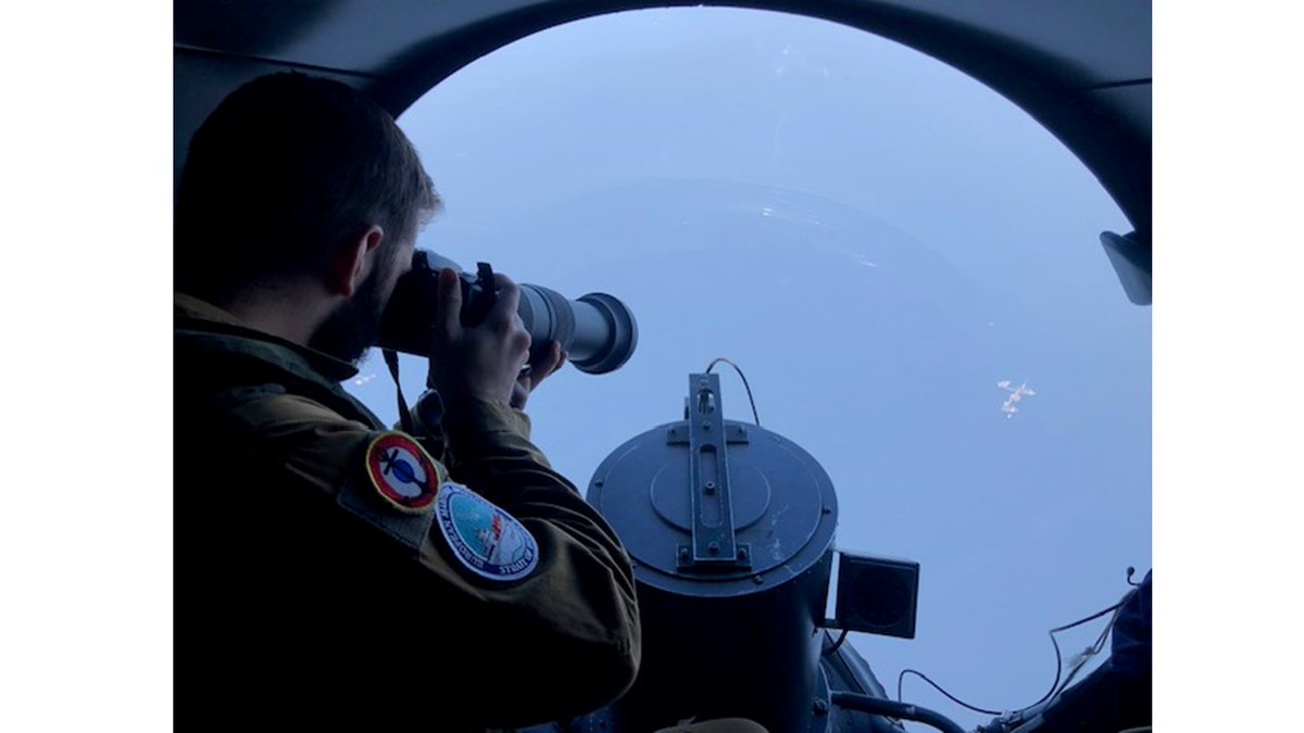 🇫🇷 🛫 Crew Wallaby Foxtrot of the MPA #Atlantique2 in action.

Their work contributes hugely to establishing maritime awareness and reassurance to shipping. In the last 3 weeks, Wallaby Foxtrot conducted 68 flight hours and broadcast a staggering 57 reassurance calls.
