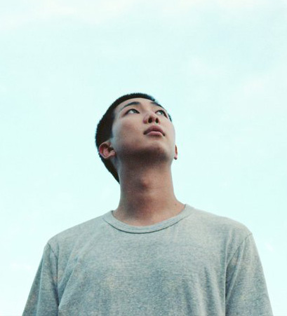 WORLDMUSICAWARD's tweet photo. #RM's 'Right Place, Wrong Person' debuts at No. 1 on this week's #TopRapAlbums chart.  It's his first  No. 1 on the list! 💪1⃣🔝🧢💸💿📈🔥👑💙 https://t.co/MTu1alqm2K