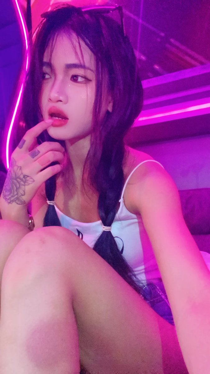 binyyds120's tweet photo. #女s  #女攻男女受 #男女小狗 

贱狗还有脾气那种
别来惹劳资
骂你还怕给你骂爽了 https://t.co/2Frm2ItT6u