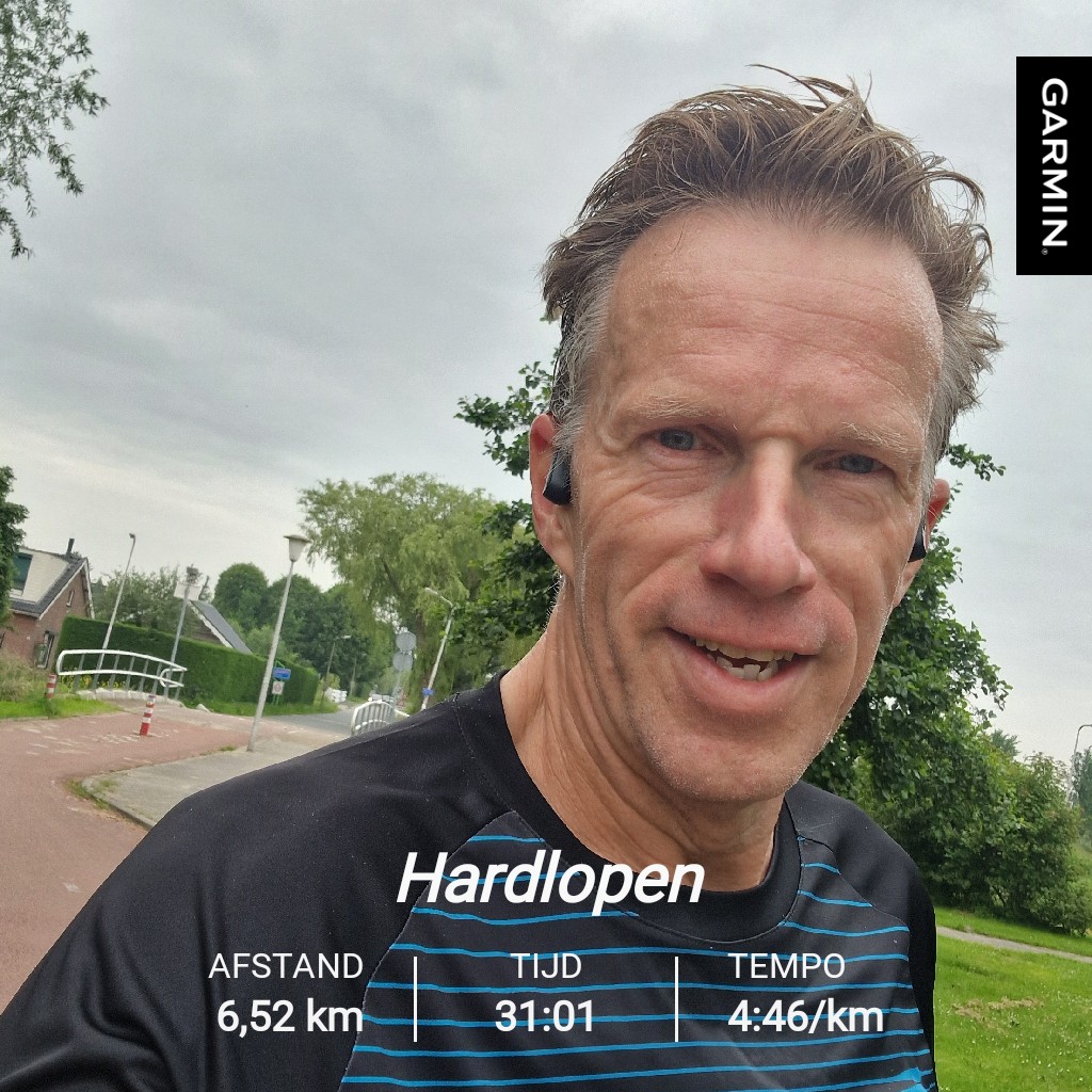 RunningAbove50's tweet image. Early morning run after a restless sleep. Let's see where it takes me today. #garmin #beatYourself #fit50to65