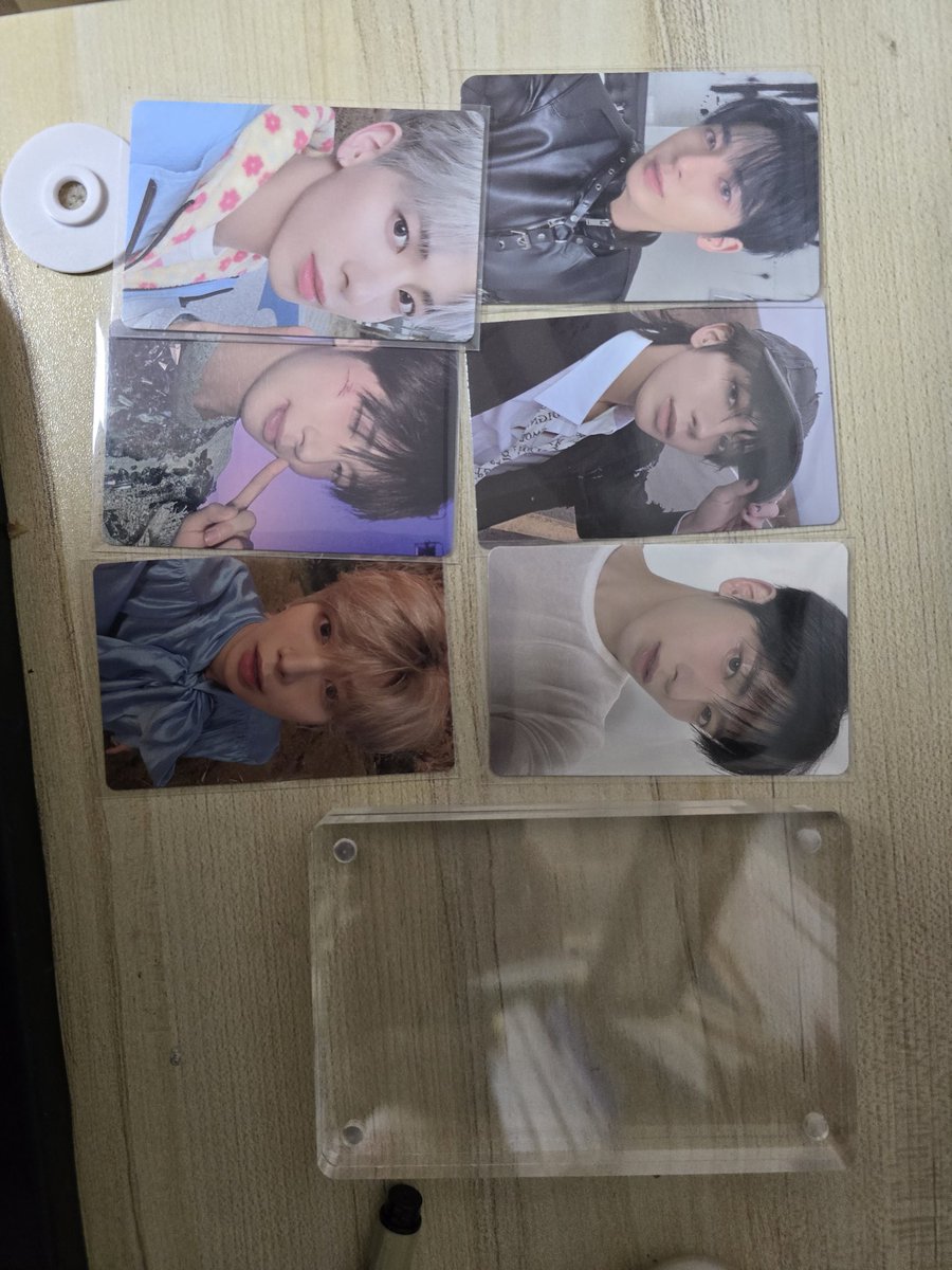 tyunbam0302's tweet image. 투바투포카 일괄+ 아크릴 액자 ( 포카전시)
일괄 0.6 양도합니다 포카 몇개에 하자 있어요
뎀 주세요  #투바투포카양도 #txt포토카드 sell⭕ 태현 인형 포토카드 txt 연준 수빈 범규 휴닝카이 덕질용품 비공굿 랜박 양도 원가양도 처분 탈덕처분