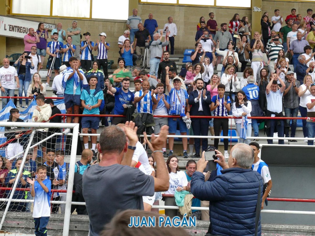 Hoy hace un año de un exito único de @fclaunionatl en tierras Asturianas con muchos aficionados del equipo en esa histórica tarde con <a href="/joaquinzapatag/">Joaquín G. Zapata García.</a>  recién elegido entonces para ser el Gran alcalde que todos esperamos.