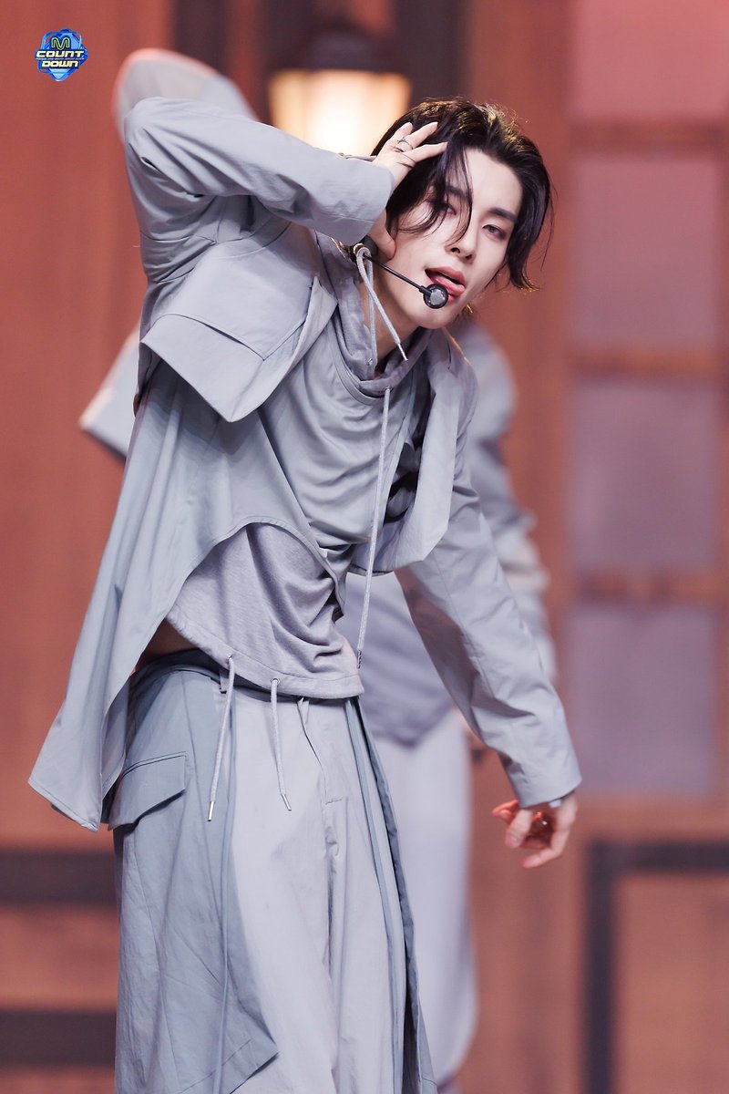 EnhaFish's tweet image. AKSKS JAKE😩