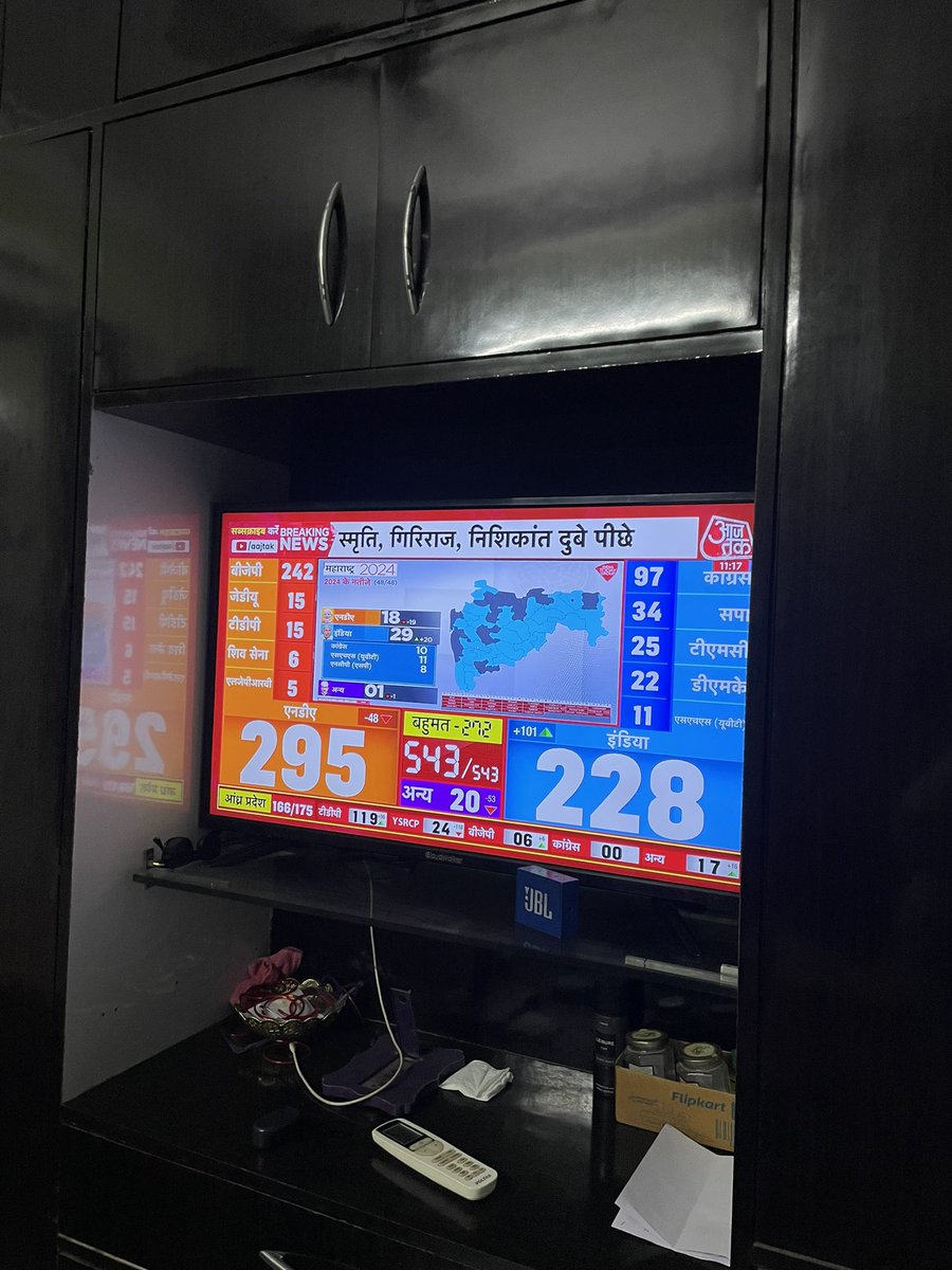 DarshnaParoha's tweet photo. 😵‍💫😵‍💫😵‍💫

#IndiaAlliance #ElectionResults #400Paar #लोकसभा_आमचुनाव_2024 #लोकसभा_आमचुनाव_2024 https://t.co/9uS9pSSEz8