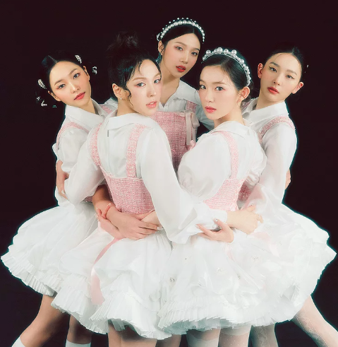 AboutMusicYT's tweet photo. Red Velvet will reportedly have a comeback in June. https://t.co/2ncHSuccv5