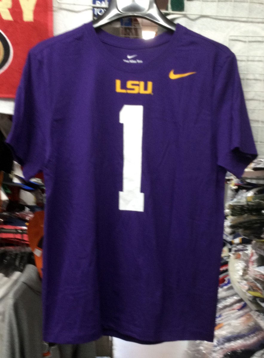 WEARBANKS's tweet photo. #NCAA #ナイキ 背番号Tシャツのジャマール・チェイス(紫) 入荷!お客様により快適なお買い物時間を楽しんで頂くよう、入店制限にて営業中⚠入店方法を事前に調べてからお店に来てね🙏水曜定休⚠ #NCAAグッズ #NCAAショップ #ルイジアナステイト・タイガース #LouisianaStateTigers #LSU #Real10jayy__ https://t.co/ZIpZKQIL8m