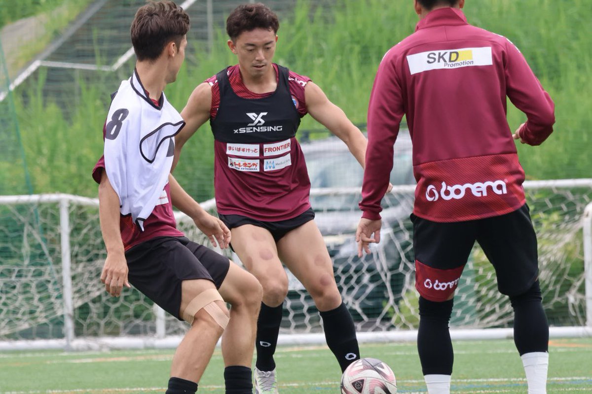 yscc1986's tweet photo. 🔵6/4  training 📸🟠

_____
NEXT MATCH👉______
📅6/8（土)18:00ko
🆚#AC長野パルセイロ
🏟#長野Uスタジアム

#yscc https://t.co/kYHGPPdOPh