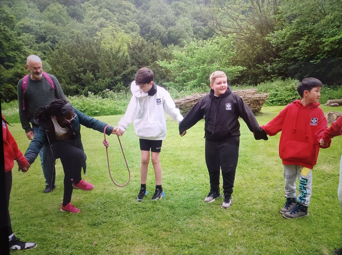 stabletchley's tweet photo. 6M Ilam Hall update: 6M had a wonderful first day completing trust and team building activities. It's been lovely to spend time with our friends and are excited about a fun-filled schedule ahead of us this week.
*apologies for the delay, there were WiFi problems!* https://t.co/MXkCOArd7Z