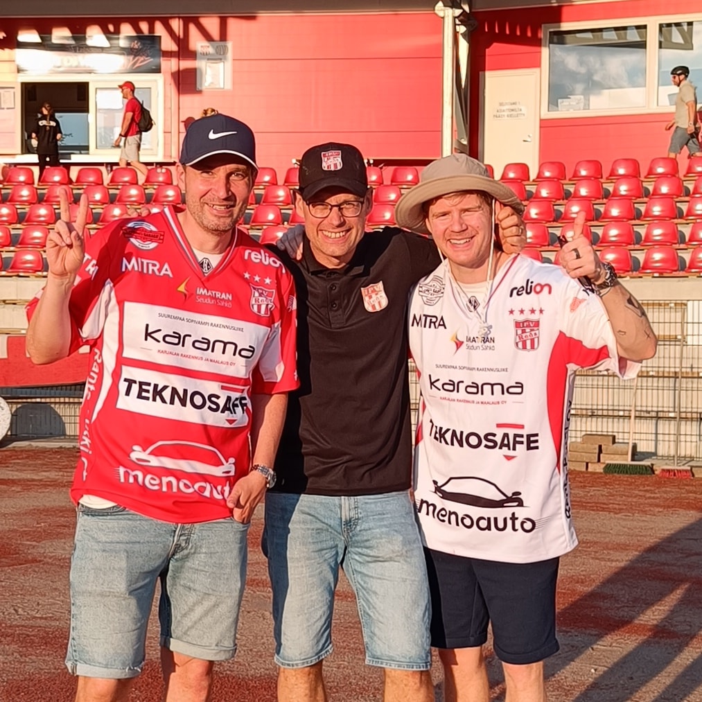 Aika velikultia 😉

Hyvää pöhinää tuli viriteltyä eilen <a href="/IPVreds/">Imatran Pallo-Veikot</a> <a href="/Imatrankaupunki/">Imatran kaupunki</a> tämän kaksikon kanssa.
Ehdotan <a href="/superpesis/">Superpesis</a> ja <a href="/pesapallo/">Pesäpalloliitto</a> vuoden pesäpallon pr-palkintoa <a href="/RadioSuomipop/">Radio Suomipop</a> tiimille. 😉
Let's make pesis great again!
#pesis #ipvreds #aamulypsy