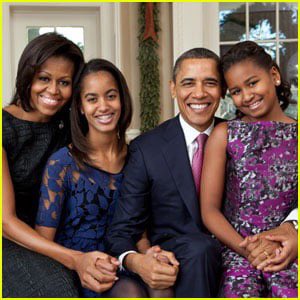 AuthorJoeNBrown's tweet photo. Time for some Obama Love π, #OldieButGoodie. #LoveTheObamas πΉπΊ #LoveStory #ObamaLove #ObamaLoveStory π#ObamaFamily #FirstFamily #ObamaFamilyValues #FirstDaughters #LoveObamas #oBAMa π https://t.co/W3KjgplY2J