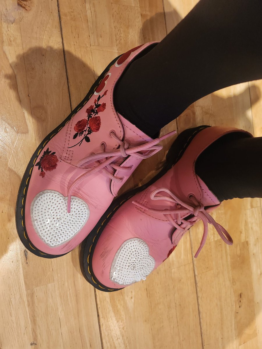 Liz McGlone tweet media