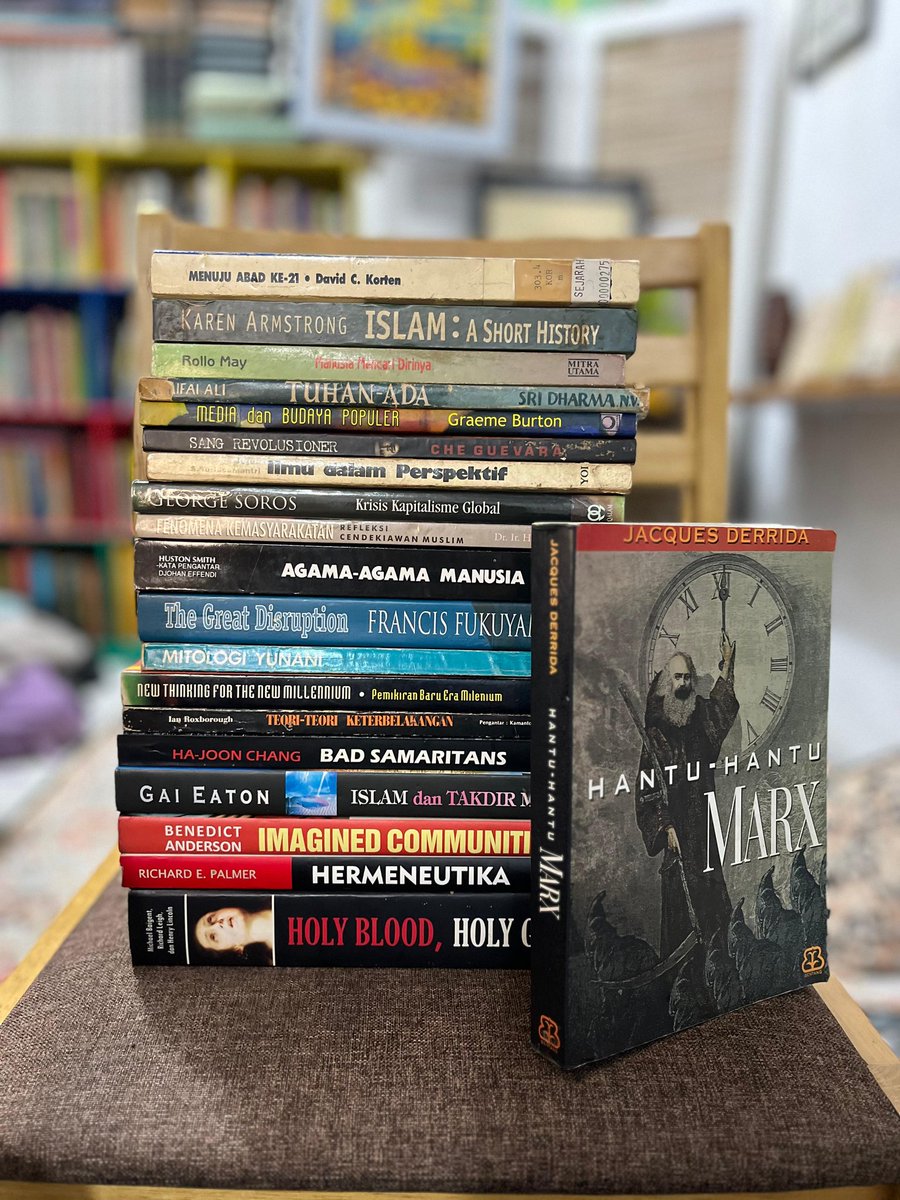 Kalian bisa order buku ini di <a href="/WarungSejarahRI/">IG: WarungSejarahRI</a> ya