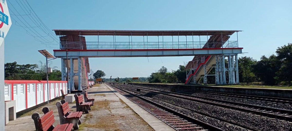 RailAnalysis's tweet image. #NortheastFrontierRailway enhances passengers safety with record #FOBs #installation

Read more...news.railanalysis.com/northeast-fron…
 
#NFR #indianrailways #railway #electrical #infrastructure #stations #construction #bridges #tunnel #electronic #footoverbridges #commissioning #project