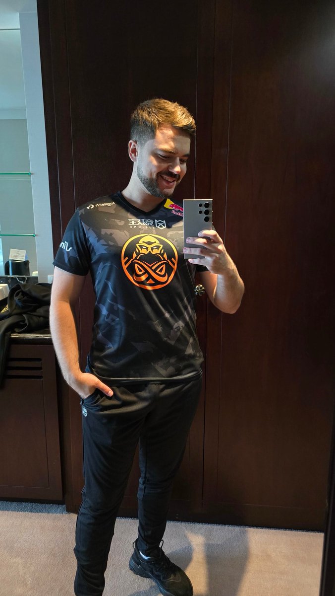 somedieyoungCS's tweet photo. On that @ENCE pack 🥶 https://t.co/Om5gYSOtJs
