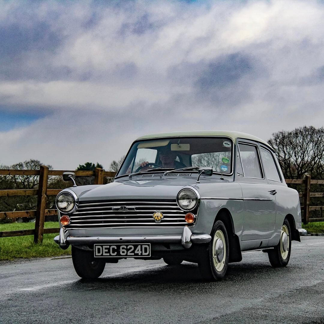 If you're looking for something to do tomorrow, whether it's to celebrate Father's Day or just for a different kind of Sunday social, then why not head over to Walton and check out our amazing vintage fair? 

It's FREE ENTRY, so make sure you join us from 11am tomorrow!