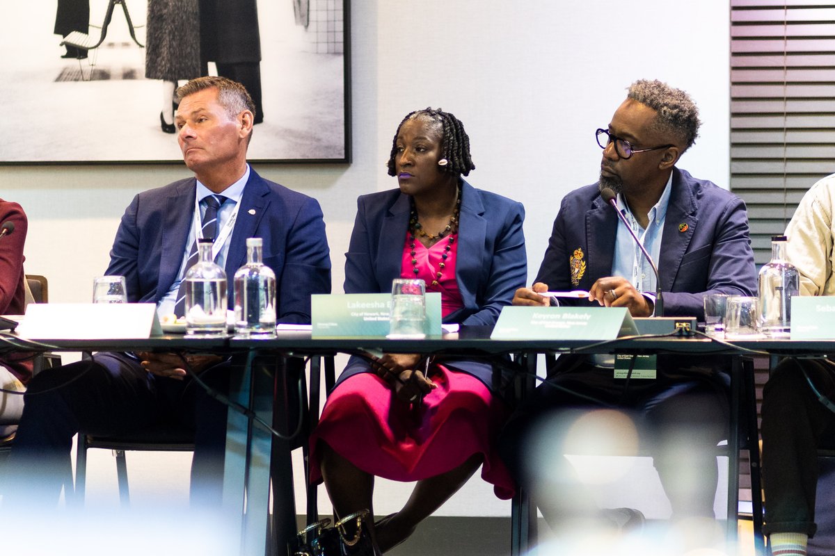 Strong_Cities's tweet image. @Strong_Cities is convening mayors &amp;amp; city officials in Stockholm 🇸🇪 for a #TransatlanticDialogue to Strengthen Community Resilience to Extremist Violence &amp;amp; share City-Led Strategies against Hate. 1/8