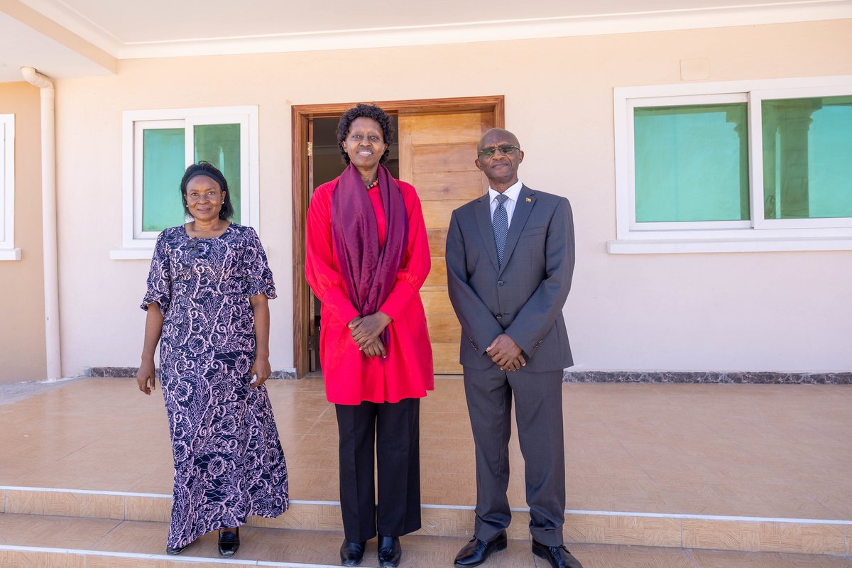 UNSOS_'s tweet photo. Yesterday in #Mogadishu, ASG and Head of UNSOS, @AKacyira, met with #Ugandan Deputy Ambassador to #Somalia, Maj. Gen. (Rtd) Nathan Mugisha.
They discussed #UNSOS' logistical support for the upcoming Phase 3 of the #ATMISDrawdown. The ASG commended the vital contributions & partnership of @MODVA_UPDF under #ATMIS with #UNSOS & they both explored ways to strengthen collaboration to support Somalia's security transition.