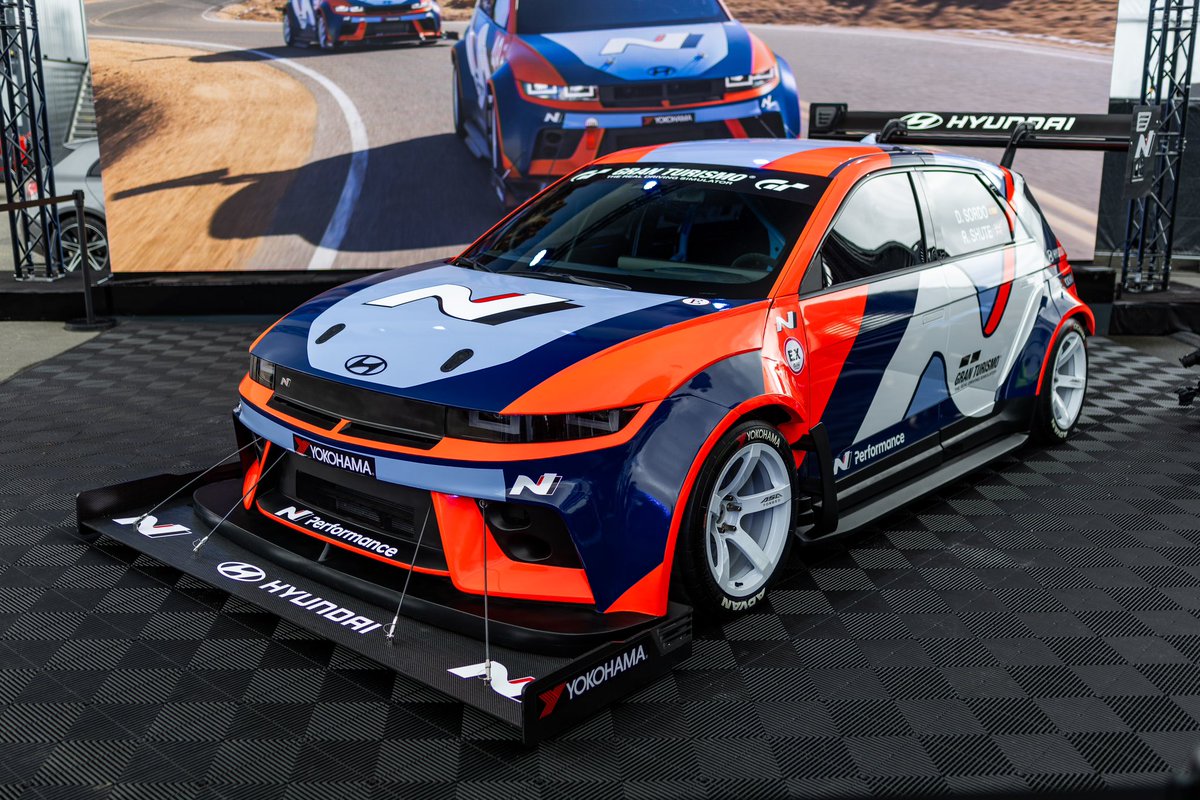lerdvauto's tweet image. 🇰🇷 Voici les deux Hyundai Ioniq 5 « TA », pour Time Attack, qui participeront à la fameuse course de côte de Pikes Peak, le 23 juin prochain.

👉🏻 Deux autres Ioniq 5, mais cette fois-ci dans une version de série, seront aussi de la partie.

💬 Qu’en pensez-vous ?

#Hyundai #PPIHC