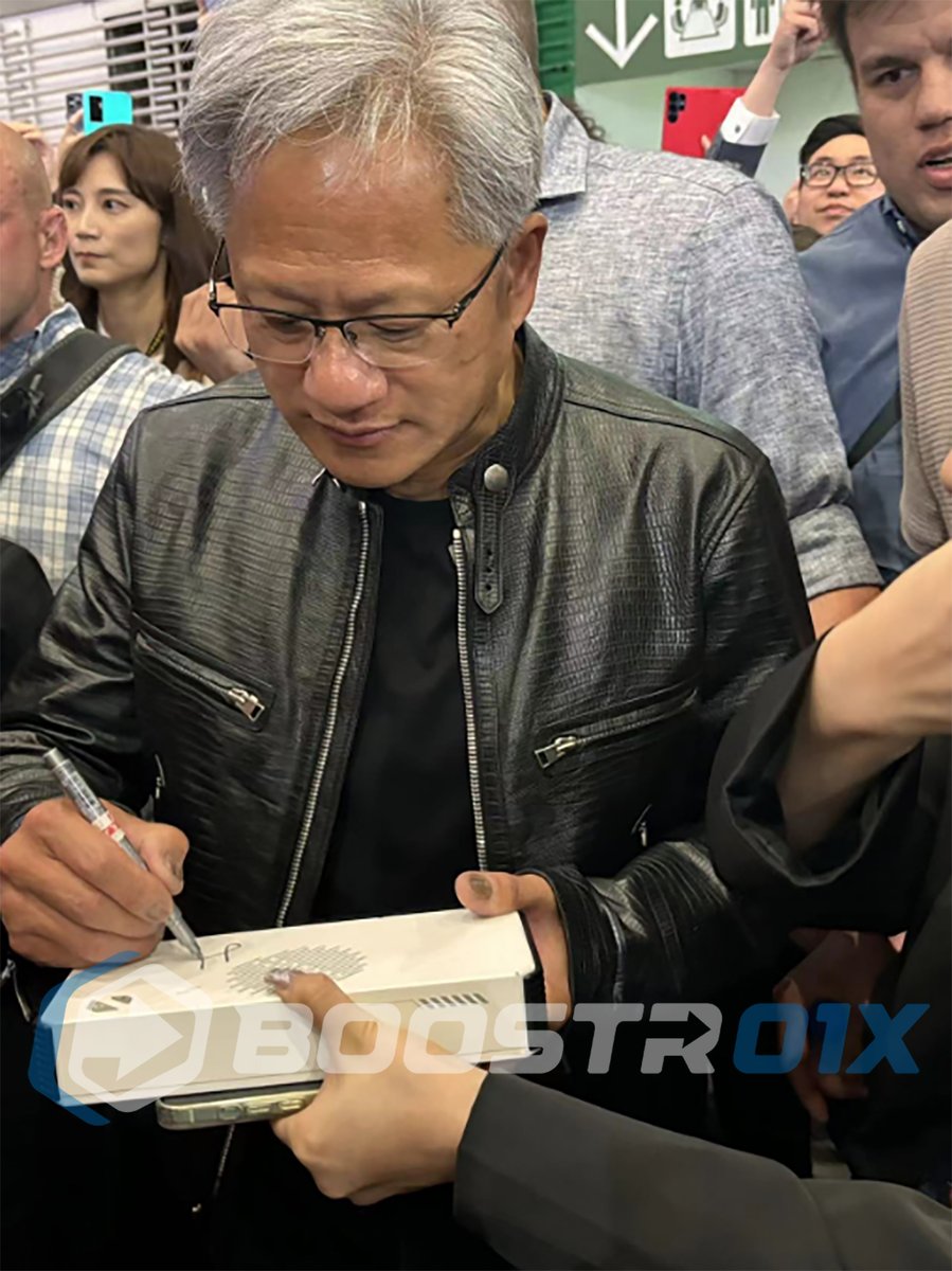 BoostR_eGPU's tweet photo. BoostR eGPU Oculink GPU Dock gets signed by Jensen Huang, the CEO of Nvidia! @nvidia
 @NvidiaWong
 @nvidiaceosol

View the BoostR 01 here! - Radeon RX 7600M ... https://t.co/z8q9fn3c11  #boostr #boostr01 #boostr01x https://t.co/2xyNC4irDZ