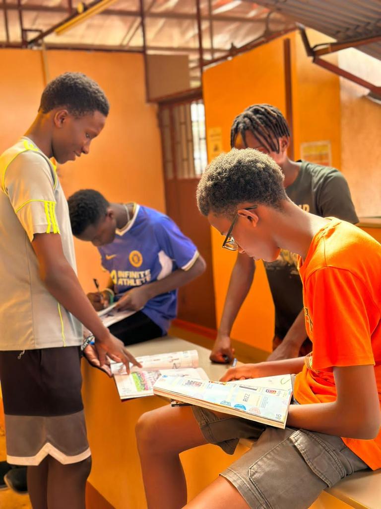 ucaninterna's tweet photo. #ucan_international_school yearbook signing last Friday.
#ucaninternationalschoolentebbe 
#fun2learn 
#educate https://t.co/Mof6btj1If