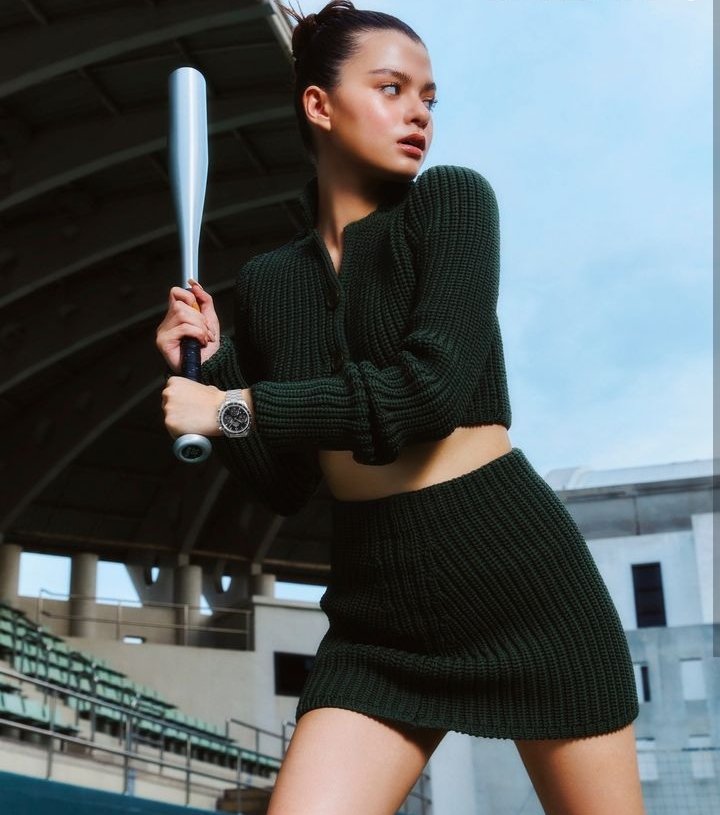 listelandcom's tweet photo. She looks extremely sporty and it suits her very well 😘😍🤩
#BeckysAngels #RebeccaArmstrong @AngelssBecky https://t.co/IFB47ovn42
