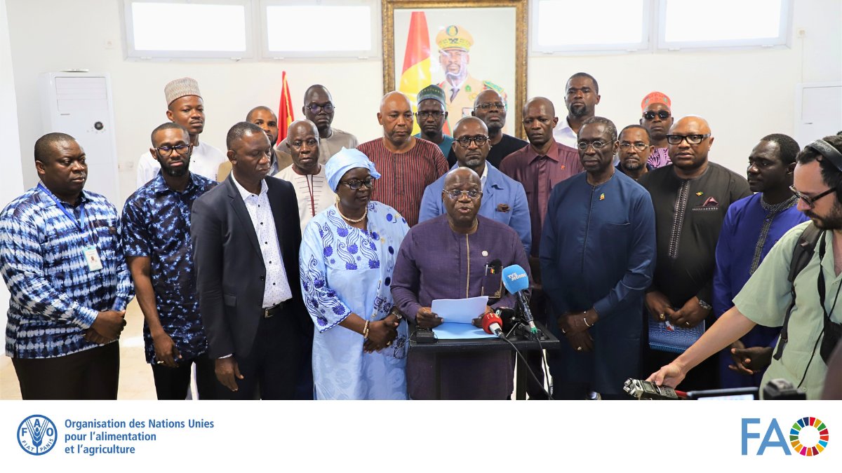 FAOGuinee's tweet photo. Mission de #haut_niveau pour la sauvegarde du #Massif_Fouta_Djallon : @FAO, @unis_sahel &amp; @ecowas_cedeao en collaboration avec @GouvGN ont adopté la #Déclaration_de_Labé : un plaidoyer pour mobiliser la communauté locale &amp; internationale pour sauver le #Massif
#better_environment https://t.co/anN2hHyLiE