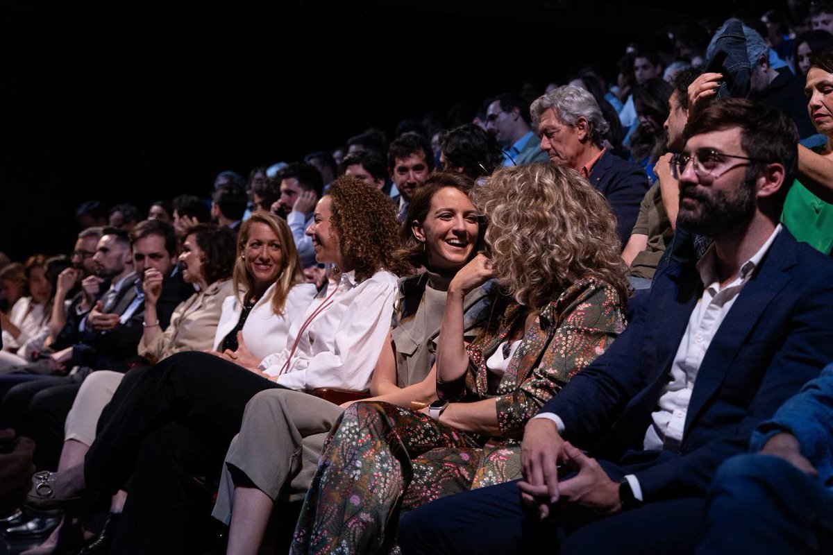 Ayer disfrutamos mucho en la presentación (un show) de “Incidencia pública. El poder en el siglo XXI” junto a <a href="/adrianjofrebosc/">Adrian Jofre Bosch</a>. 
Gracias amigos, conocidos y saludados por compartir un día tan especial.
¡El inicio de una larga conversación!