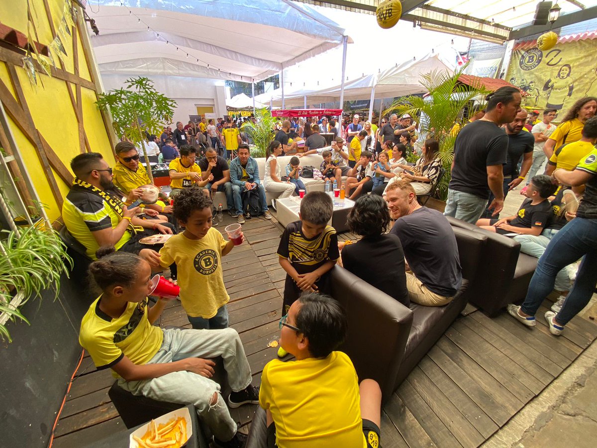 Borussia Dortmund México tweet media