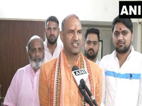 ani_digital's tweet photo. Congress raises objections against Electronic Voting Machines only when they lose: BJP's CP Joshi

Read @ANI Story | https://t.co/DOPLSeVEsw

#EVM #ElectionsResults #congress https://t.co/pUpIZ28skd