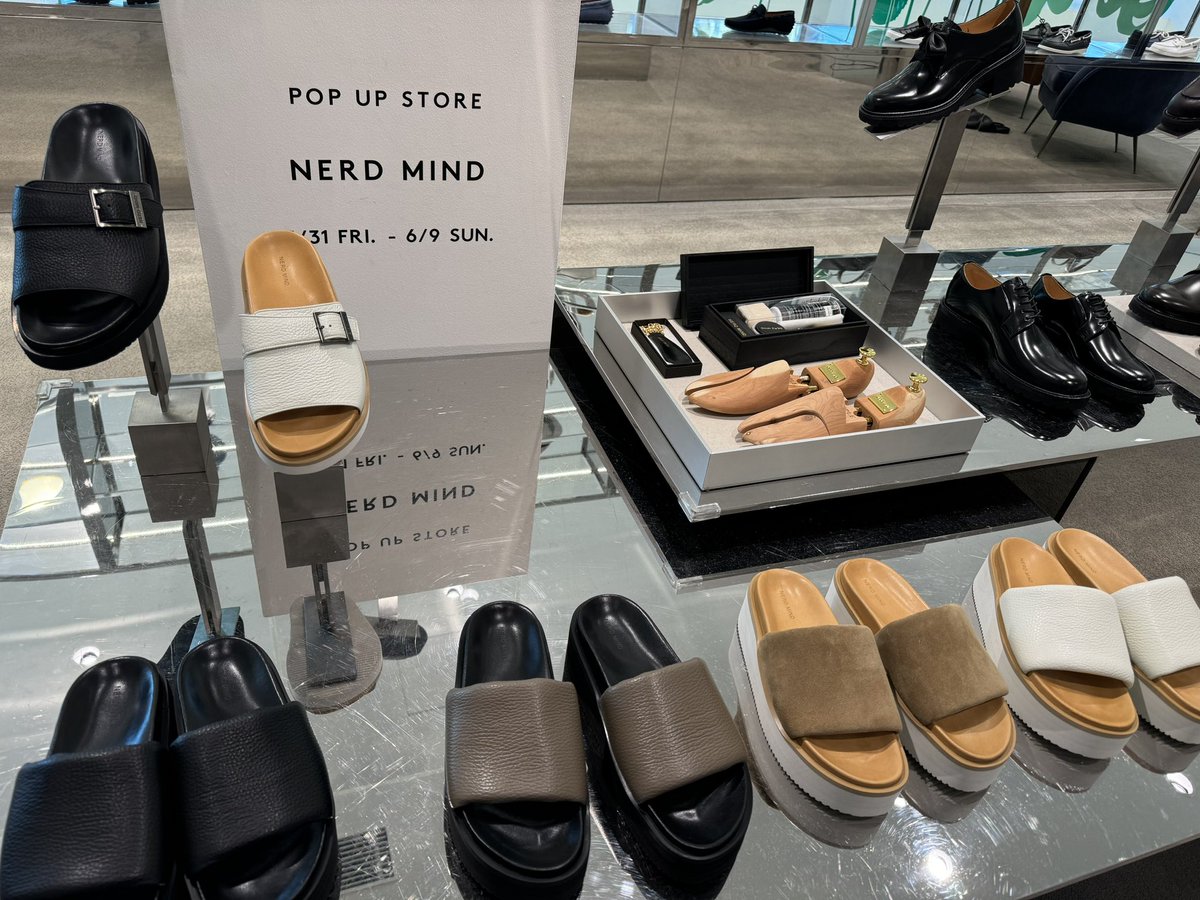 gunchan_snow's tweet image. birthdayプレゼント🎁

#NERDMIND
#バーニーズニューヨーク
#六本木