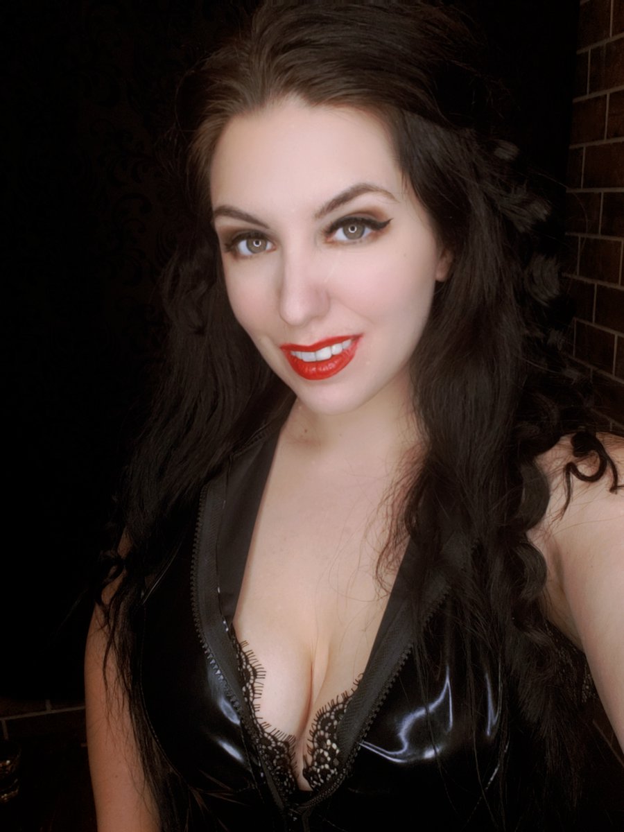 veronica_steam tweet picture