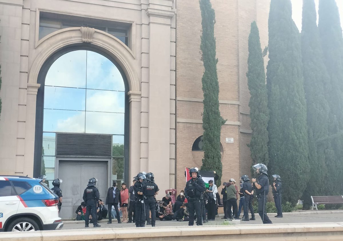 ProuComplicitat #AturemElGenocidi tweet media