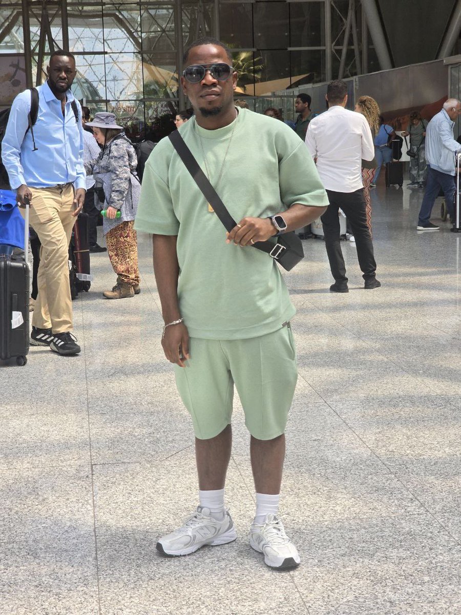 Colardey's tweet image. Happy birthday to me. cheers to more good life, more wealth and to new Adventures of life. Amin