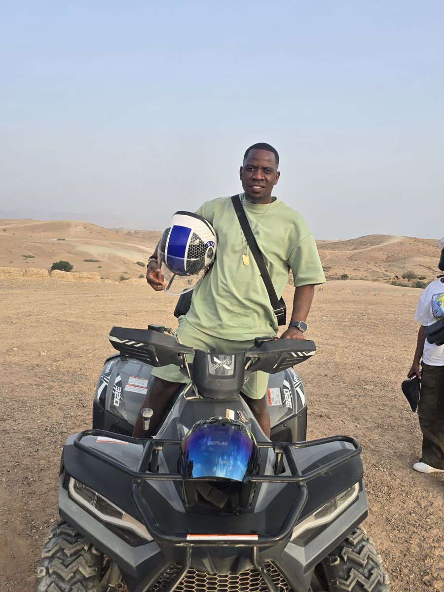 Colardey's tweet image. Happy birthday to me. cheers to more good life, more wealth and to new Adventures of life. Amin