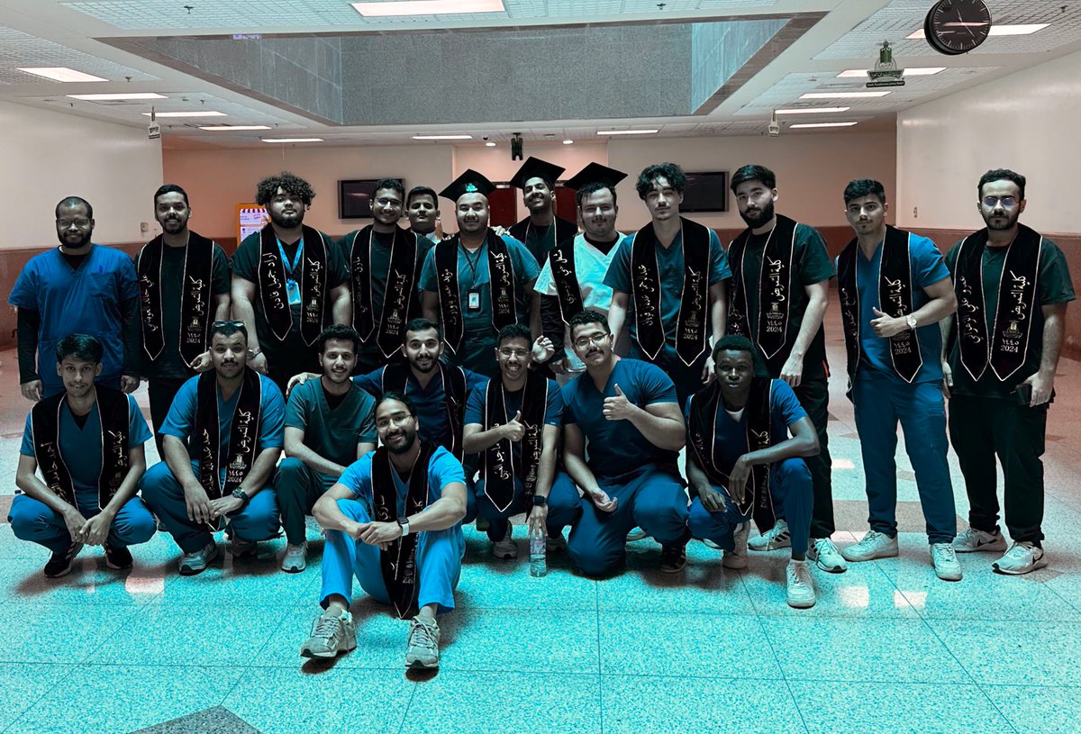 Nur21KAU's tweet photo. FINALLY WE DID IT🥳🎓!!! #nur21 https://t.co/zfLl0TgCVR