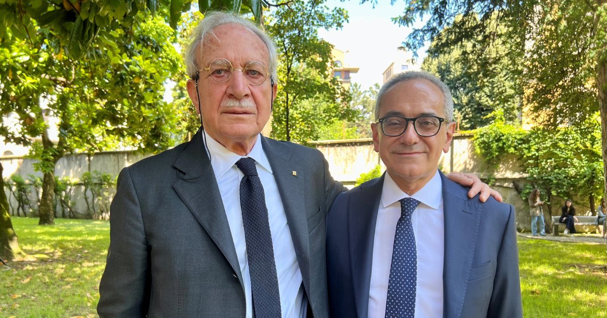 Festa della Repubblica: Antonio Capone, Preside Scuola di Ingegneria Industriale e dell’Informazione, e Maurizio Decina, professore emerito @polimi insigniti dell’onorificenza di Ufficiale Ordine al Merito della Repubblica Italiana. Congratulazioni! 🔗polimi.it/in-evidenza/de…