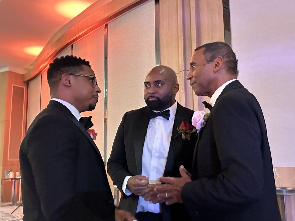 Troy King tweet media