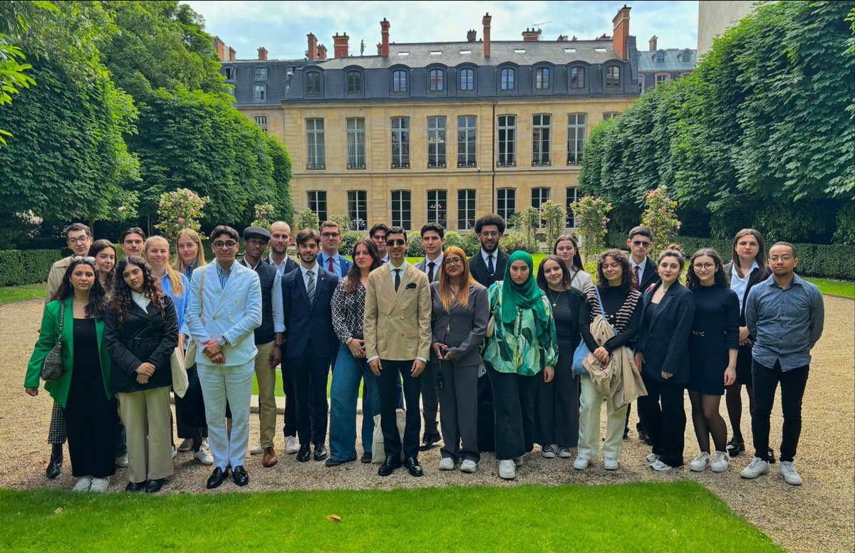 PeToulouse's tweet photo. Clap de fin de notre voyage à Paris ✨🇫🇷

Retour en image de ce voyage incroyable à Paris. Nous avons eu l’opportunité unique de visiter les institutions prestigieuses de notre pays telles que le Conseil d’État, le Conseil constitutionnel, l’Assemblée nationale, le sénat et le https://t.co/NlsKqjhJpU