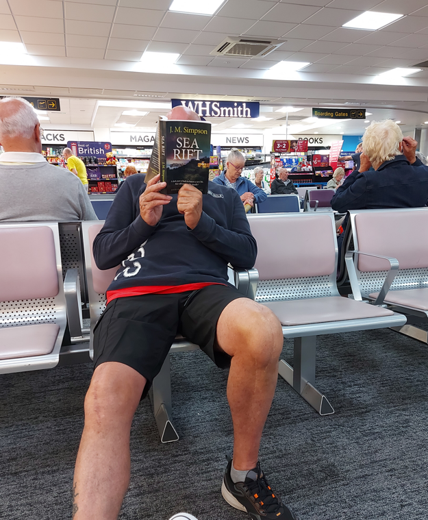 JMSimpsonauthor's tweet photo. Always nice to see Sea Rift spotted in the wild at Exeter Airport! #searift #writingcommunity #readingcommunity #crimefiction #castlebyinthewild https://t.co/UHA0HlIdRX