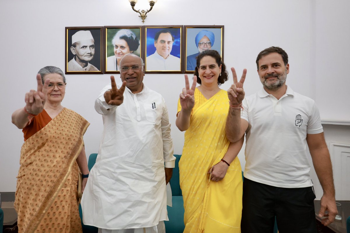 Rahul Gandhi (@rahulgandhi) on Twitter photo рднрд╛рд░рдд рдХреА рдЬрдирддрд╛ рдиреЗ рд╕рдВрд╡рд┐рдзрд╛рди рдФрд░ рд▓реЛрдХрддрдВрддреНрд░ рдХреЛ рдмрдЪрд╛ рд▓рд┐рдпрд╛ рд╣реИред
рджреЗрд╢ рдХреА рд╡рдВрдЪрд┐рдд рдФрд░ рдЧрд░реАрдм рдЖрдмрд╛рджреА рдЕрдкрдиреЗ рдЕрдзрд┐рдХрд╛рд░реЛрдВ рдХреА рд░рдХреНрд╖рд╛ рдХреЗ рд▓рд┐рдП INDIA рдХреЗ рд╕рд╛рде рдЦрдбрд╝реА рд╣реЛ рдЧрдпреАред
рдЧрдардмрдВрдзрди рдХреЗ рд╕рднреА рд╕рд╛рдерд┐рдпреЛрдВ рдФрд░ рдХрд╛рдВрдЧреНрд░реЗрд╕ рдХреЗ рдмрдмреНрдмрд░ рд╢реЗрд░ рдХрд╛рд░реНрдпрдХрд░реНрддрд╛рдУрдВ рдХреЛ рдмрдзрд╛рдИред рднрд╛рд░рдд рдХреА рдЬрдирддрд╛ рдиреЗ рд╕рдВрд╡рд┐рдзрд╛рди рдФрд░ рд▓реЛрдХрддрдВрддреНрд░ рдХреЛ рдмрдЪрд╛ рд▓рд┐рдпрд╛ рд╣реИред
рджреЗрд╢ рдХреА рд╡рдВрдЪрд┐рдд рдФрд░ рдЧрд░реАрдм рдЖрдмрд╛рджреА рдЕрдкрдиреЗ рдЕрдзрд┐рдХрд╛рд░реЛрдВ рдХреА рд░рдХреНрд╖рд╛ рдХреЗ рд▓рд┐рдП INDIA рдХреЗ рд╕рд╛рде рдЦрдбрд╝реА рд╣реЛ рдЧрдпреАред
рдЧрдардмрдВрдзрди рдХреЗ рд╕рднреА рд╕рд╛рдерд┐рдпреЛрдВ рдФрд░ рдХрд╛рдВрдЧреНрд░реЗрд╕ рдХреЗ рдмрдмреНрдмрд░ рд╢реЗрд░ рдХрд╛рд░реНрдпрдХрд░реНрддрд╛рдУрдВ рдХреЛ рдмрдзрд╛рдИред