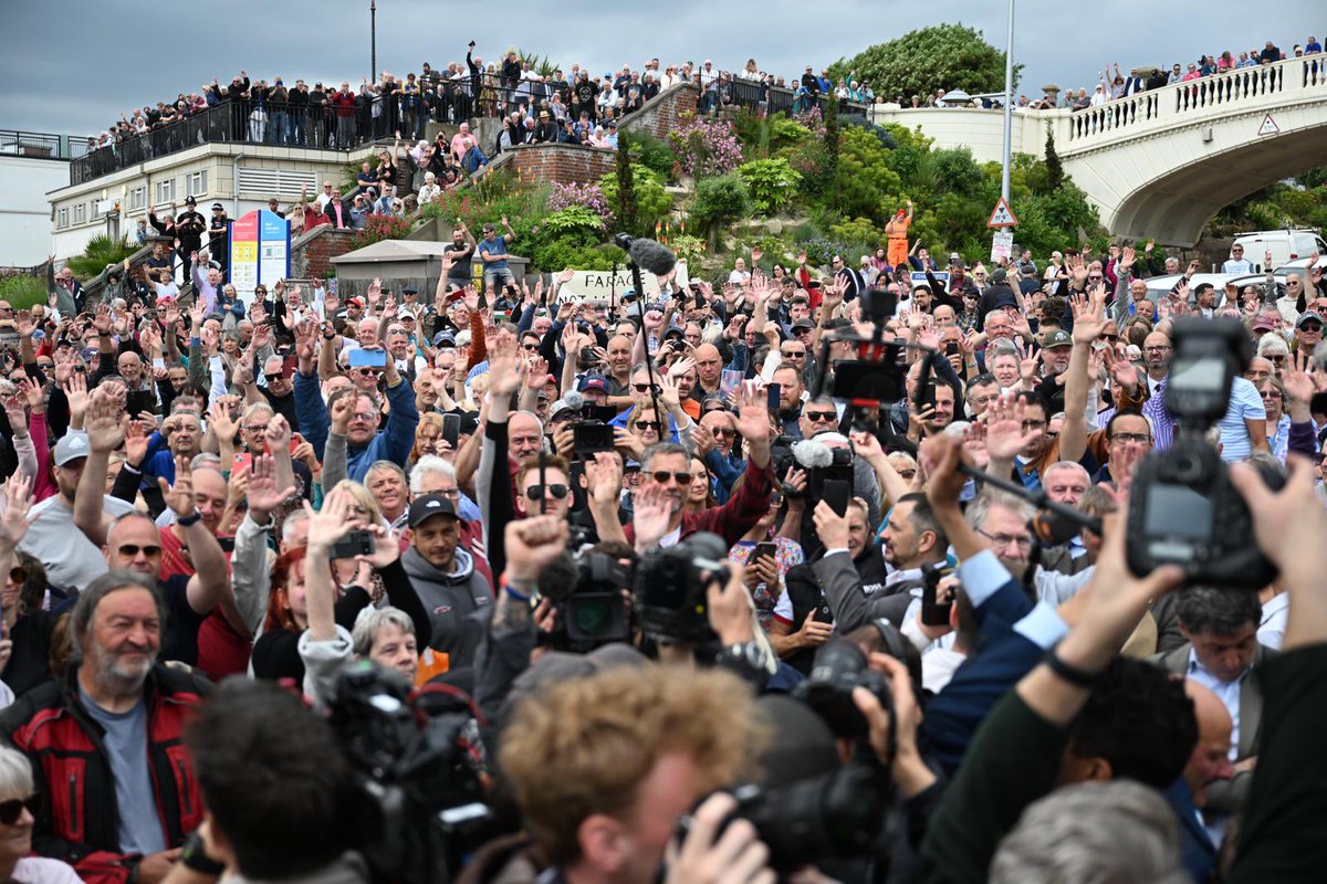 Nigel Farage MP tweet media