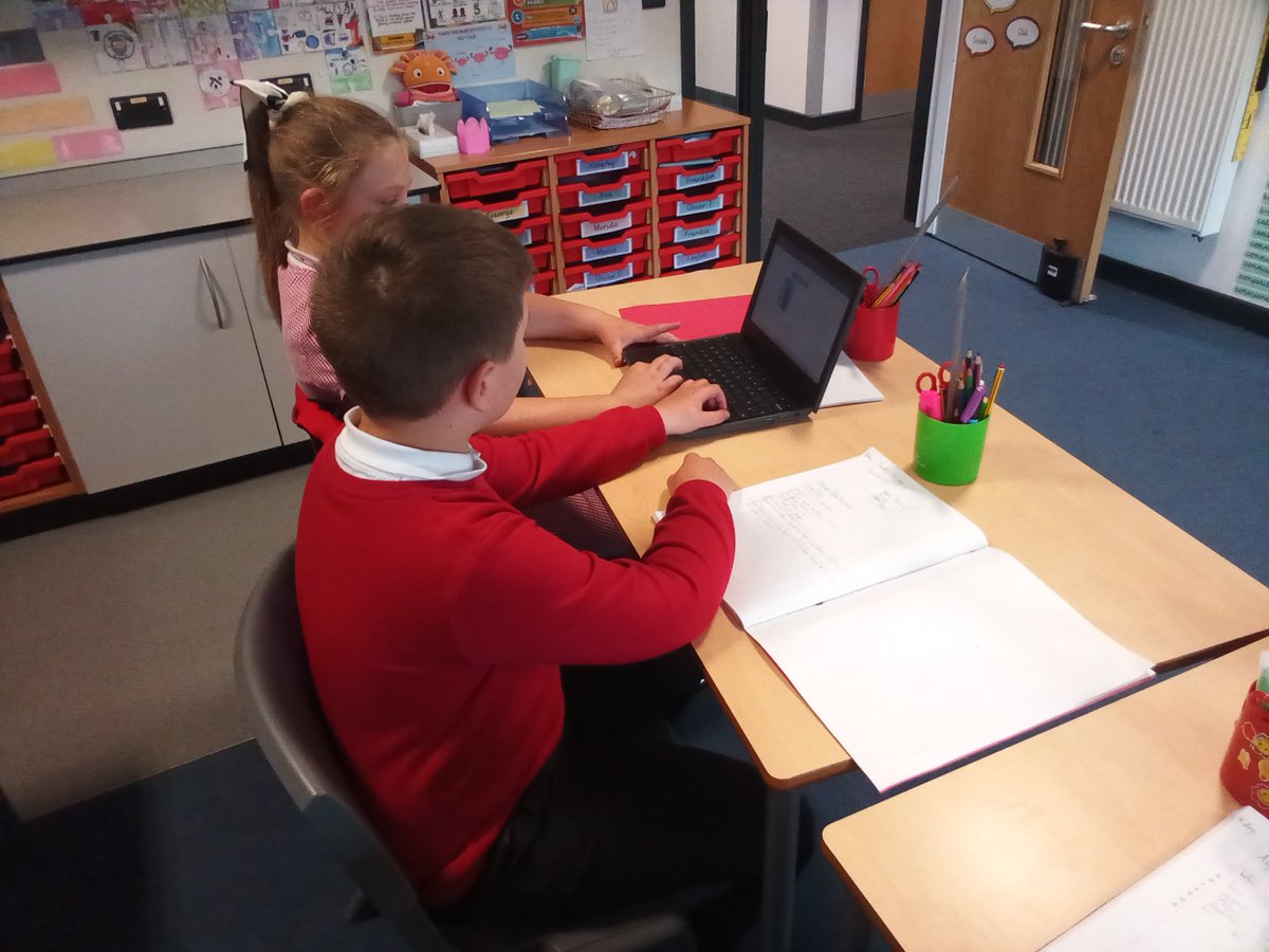year5GCP's tweet image. The children are busy researching King Alfred the Great. #GCPHistory @PrimaryGreat  #GCPComputing
